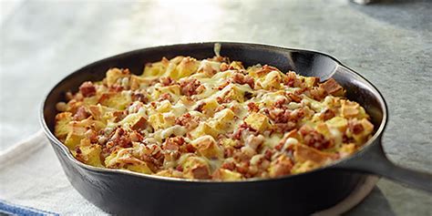 Corned beef noodle casserole, recipe, preheat oven to 350 degrees f (175 degrees c).cook combine noodles, corned beef, cheese, cream of chicken soup, milk and onion. Hormel | Recipes
