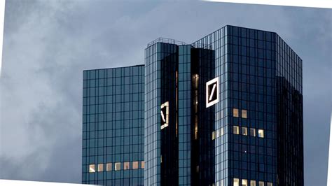 Stellenabbau Deutsche Bank Will Mehr Als 500 Stellen Einsparen Zeit