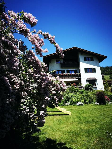 Our cozy haus aurora is located in the middle of the bustling village of uttendorf in the salzburger land. Ferienwohnung Mittersill - Uttendorf privat - Haus Aurora
