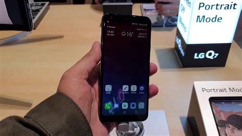 LG Q7: First Look | Hands on | Launch 