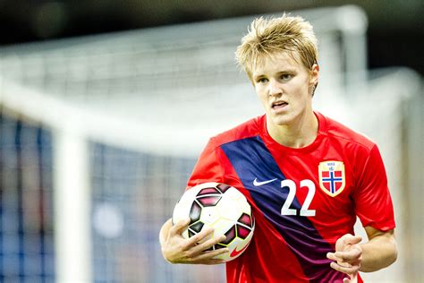 Fifa 21 martin ødegaard cardtype card rating, stats, attributes, price trend, reviews. VG erfarer: Ødegaard på vei til ny klubb - Martin Ødegaard ...