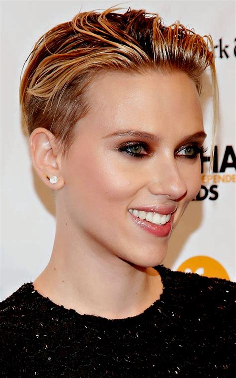 The sides around the head are perfectly shaved off, with nice. Women's Hairstyles with Shaved sides 2018 | Images