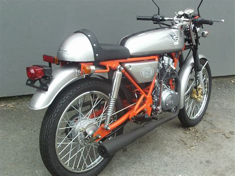Skyteam ace 60s cafe racer 125cc euro 3 motorbike if your looking for style over function this is the any one love skyteam ace 125?? SKYTEAM ACE 125 CAFE RACER BRAND NEW CLASSIC RETRO