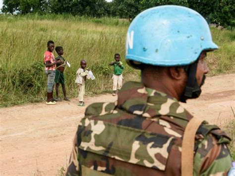 Centrafrique des Casques bleus déployés l ONU appelle au calme Challenges