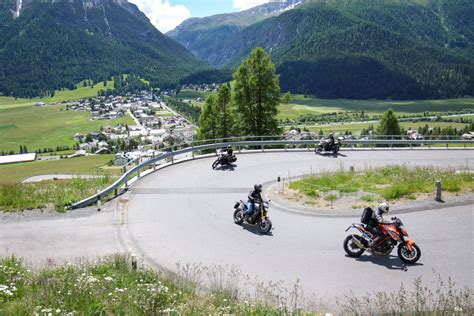 Motorradtour über 8 Alpenpässe In Der Schweiz Italien