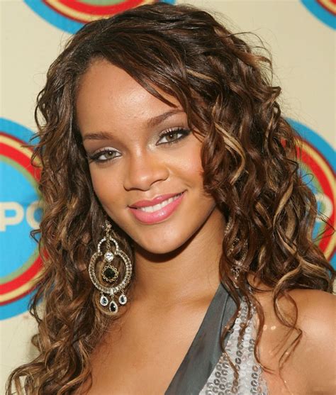 46 Rihanna Hairstyles From 2006 To 2022 Purewow