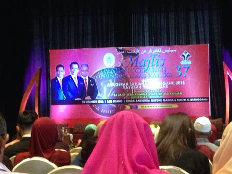 · yuran pendaftaran hanya dibayar pada semester pertama sahaja. Anugerah Sarjana Yayasan Terengganu - Cik Jaja