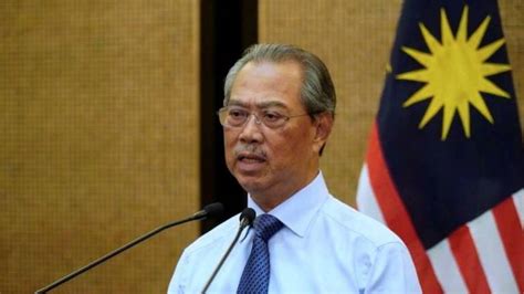 Dap veteran lawmaker lim kit siang today urged prime minister tan sri muhyiddin yassin to call for parliament to convene again as soon as possible to avoid a potential. Muhyiddin unveils RM35 billion Economic Recovery Plan ...
