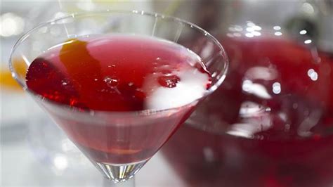 Ina shares her foolproof formula for the perfect cocktail party. Cranberry Martini - TODAY.com