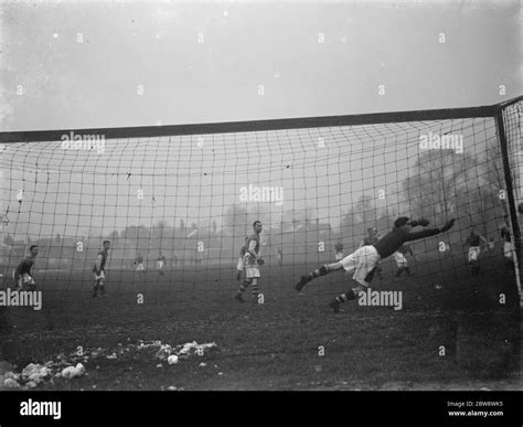 Football Action Net Hi Res Stock Photography And Images Alamy