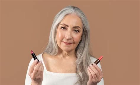 8 Tips To Achieve Flawless Makeup On Mature Skin