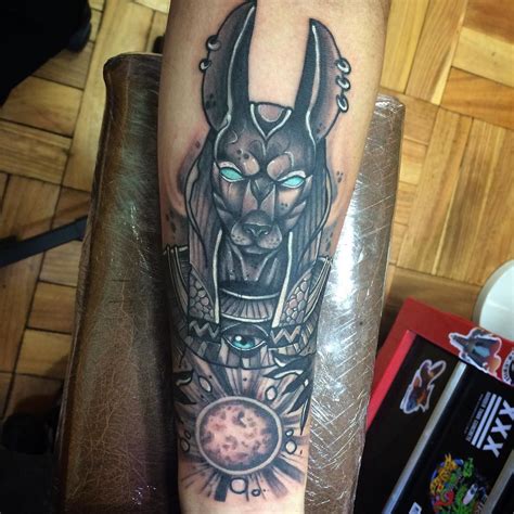 Anubis // realizado con @artdriver_tattoomachines // para horas y