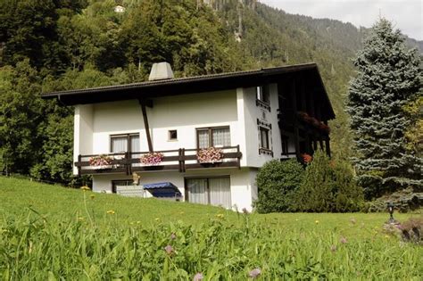This property offers rooms with a dining area, a seating area and a couch. Haus Karin • Pension » outdooractive.com