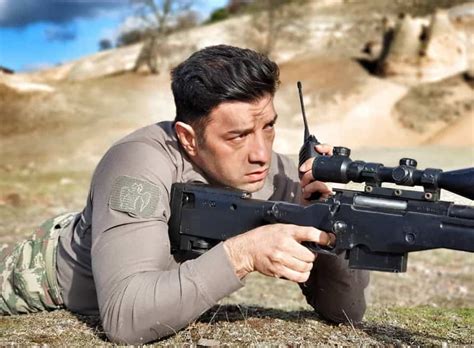 Dizi izlemenin internet kotasına dost teknolojisi fox.com.tr'de. Kenan MM Savaşçı'dan Neden Ayrıldı? Bahtiyar Şehit Mi ...