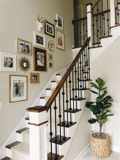10 Ideas For Staircase Wall Decoomo