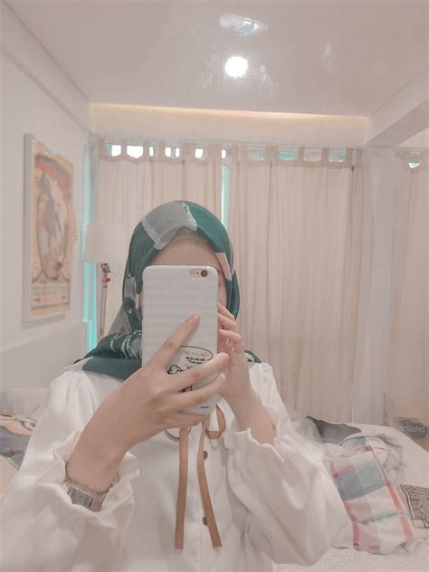 Tips foto ootd ala selebgram & foto aesthetic instagram | victoria nurvita. Hijab Aesthetic Wallpaper