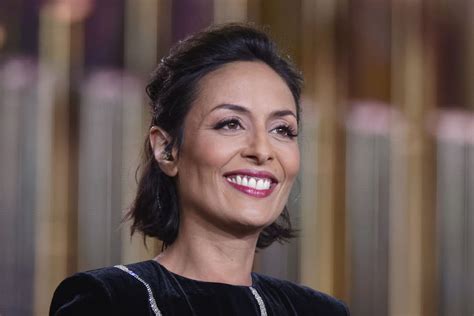 Ou en bleu plutôt ! Leïla Kaddour a accouché : sa nouvelle vie de maman cool