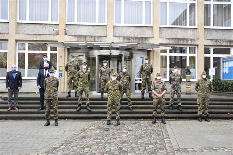 Auch für ganz niedersachsen fällt die inzidenz leicht. Corona-Update: Ein Todesfall mit 57 Jahren, neuer ...