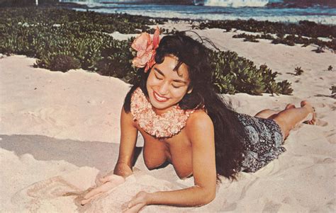 Free Your Coconuts Break The Topless Hawaii Beaches Taboos Hawaiian