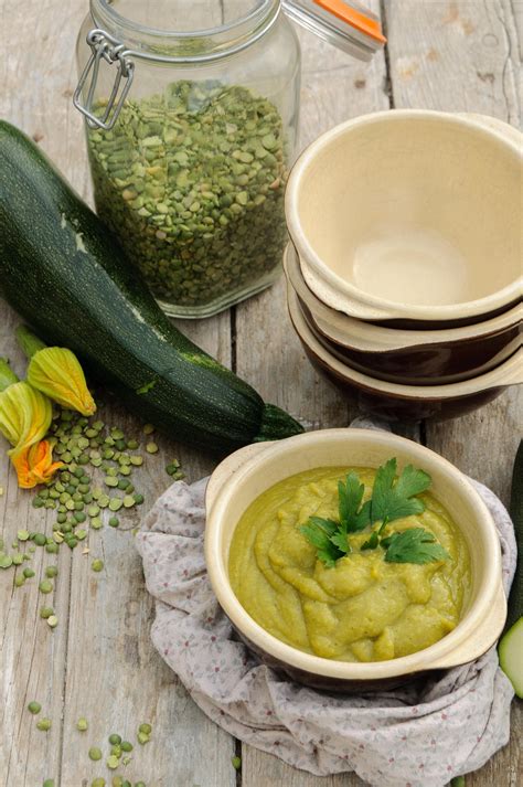 3 5 minutes plus tard, rajouter la pomme de terre en gros cubes et laisser cuire toujours à feu doux /. Épinglé par Camille Paul sur cuisine | Recettes de cuisine ...