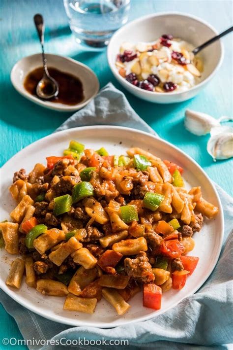 Mix chicken (or pork) with the marinade and marinate for at least 30 minutes. Ding Ding Chao Mian (丁丁炒面, Fried Noodles in Lamb Tomato ...