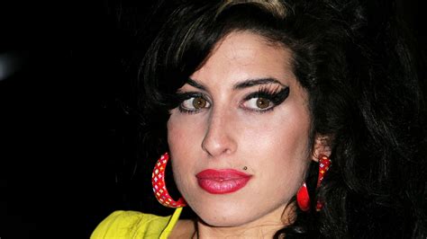 Five Years After Amy Winehouse S Tragic Death Here Ar
