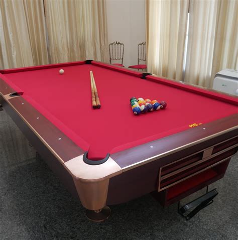 โต๊ะพูล Pool table