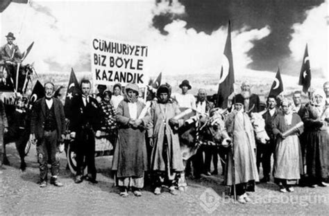Sayfamız yeni çağa uygun toplumca sevilen ve okunan orjinal yeni yazılmış güzel sözler ve mesajlar sayfasıdır. Kadın Hakları Günü için mesajlar: Atatürk'ün sözleri! Foto Galerisi - Bursadabugun.com
