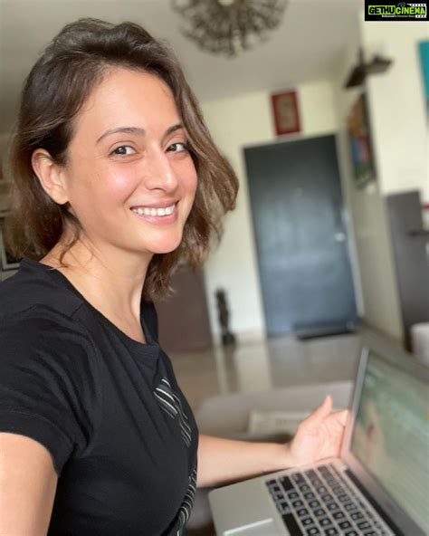 Preeti Jhangiani Instagram Its Monday And Its Still Workfromhome