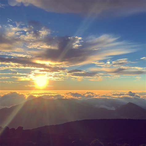 Sunrise (countable and uncountable, plural sunrises). Tips for Catching the Haleakala Sunrise | Borders & Bucket ...