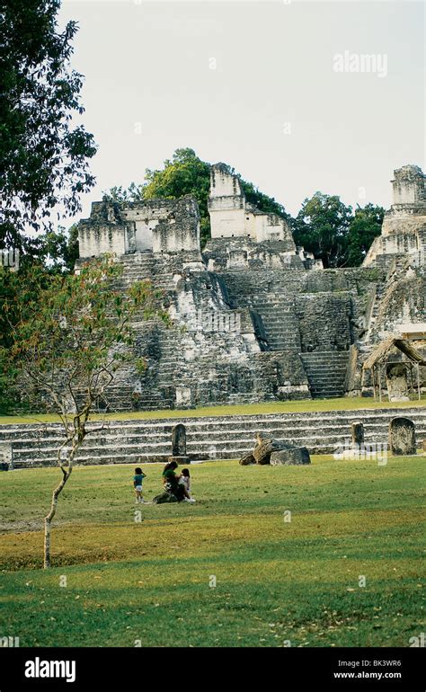 Las ruinas Mayas en Tikal Guatemala Fotografía de stock Alamy