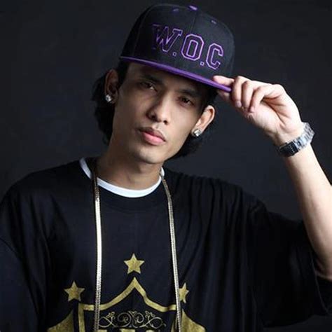 อายุ 18 ปี ชาวจังหวัดสตูล เข้าพบ พ. หล่อมาก เปิดภาพล่าสุด นักร้องดัง "อิลสลิก" - Monovichea