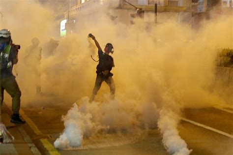Hong Kong Protests Spill Into Tourist District With Tear Gas And