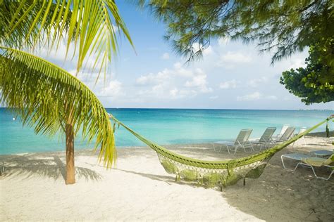 Seven Mile Beach à Grand Cayman La Plus Belle Plage Des îles Caïmans