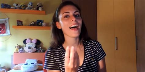 Italian Woman Explains Italian Hand Gestures And Now We All Get It