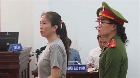 Dissident Vietnamese Blogger Mother Mushroom Released News Al Jazeera