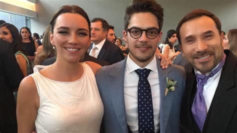 A través de un video confirman que aunque terminaron su matrimonio mantienen una relación cordial y se siguen queriendo y admirando como siempre. Reencuentro P.Luche en la boda de Regina Blandón - Univision