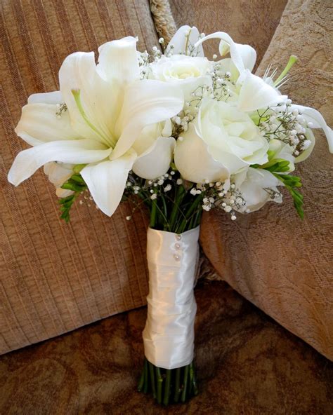 Dreamstime is the world`s largest stock photography community. Bridal Bouquet 109 - Roses(White, Red, Pink, Yellow or ...