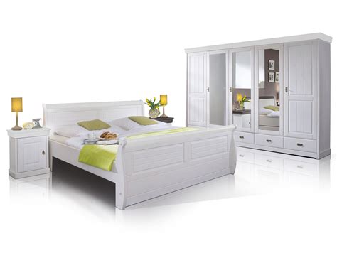 Verkaufe ein neues massivholz doppelbett 2m x2m mit lattenrost ohne matratzen ist komplett neu. ROMAN Komplett-Schlafzimmer; Material Massivholz, Kiefer ...