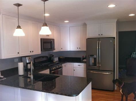 While stainless steel is undoubtedly the most popular appliance finish for a kitchen. Image from https://s-media-cache-ak0.pinimg.com/736x/1a/2b ...