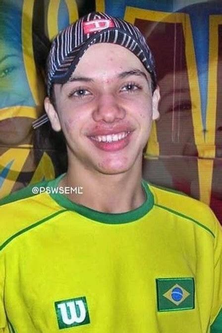 Barões da pisadinha)', 'escravo do amor', 'passatempo', 'onde está você (meu amanhecer)', 'ar condicionado no 15'. Foto antiga de Wesley Safadão viraliza e vira alvo de ...