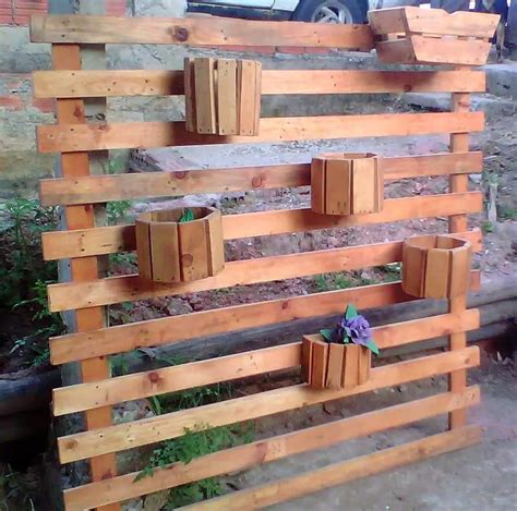 The Most Creative Ways To Reuse Pallet Wood For Your Garden Grandmas