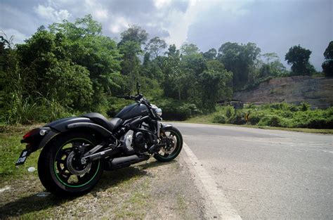 Explore kawasaki vulcan s price in india, specs, features, mileage, kawasaki vulcan s images, kawasaki news, vulcan s review and all other kawasaki is also offering different seat option for the bs6 vulcan s as well. BIKES: TEST RIDE REVIEW - Kawasaki Vulcan S 650 - Lowyat ...