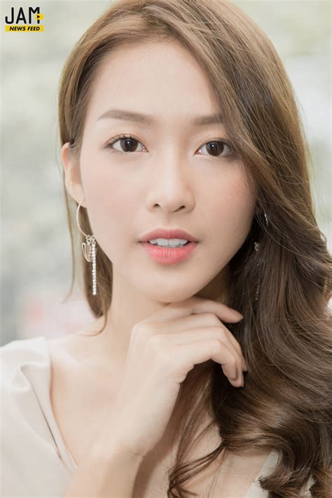 Ảnh jun phạm và khả ngân diện trang phục cưới như các ông hoàng, bà chúa thời xưa. Khả Ngân: Nỗ lực có được một vai diễn để đời đã thành công ...