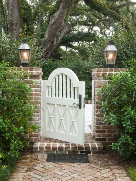 Diy Gate You Can Try To Place On Your Front Yard 06 Garden Gate