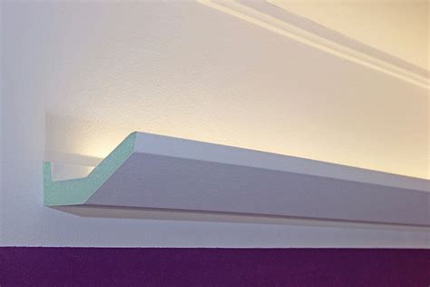 Individualität ist in allen bereichen gefragt, weshalb eine leiste für die decke in verschiedensten längen geliefert werden kann. Stuckleisten für indirekte LED Beleuchtung - DBML-70-PR ...