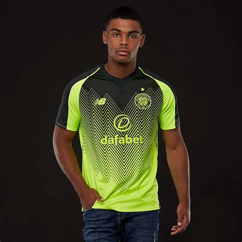 Welcome to the official celtic store for all your celtic football club requirements from home, away, third & training kits to celtic fc fashion. New Balance Celtic FC 18/19 Third SS Jersey - Hi Lite ...