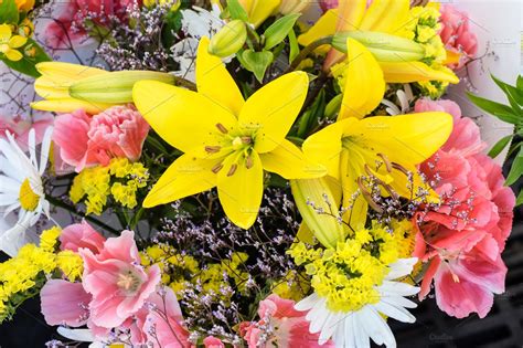 Order now for quick, fresh flower delivery from the best. Fresh cut flowers at the market | High-Quality Nature ...