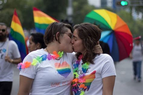 This page is about the various possible meanings of the acronym. Comunidad LGBT derrota a heterosexuales en consumo ...