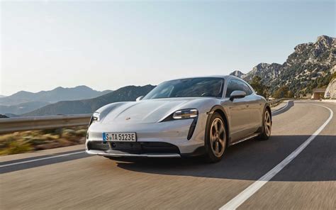 Последние твиты от helen chong (@helen_chong). Maserati unveils new four-door Ghibli sedan | Tatler Malaysia